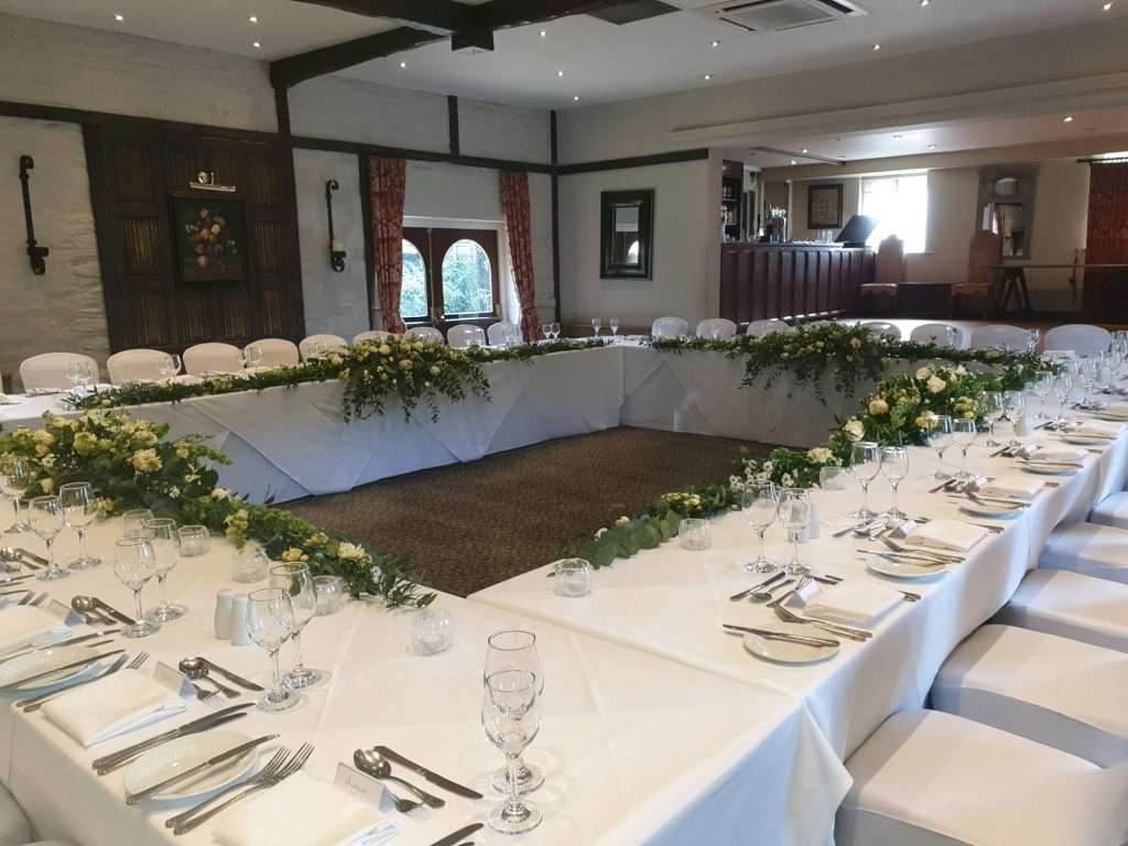Table Decor Set Up Holdsworth House
